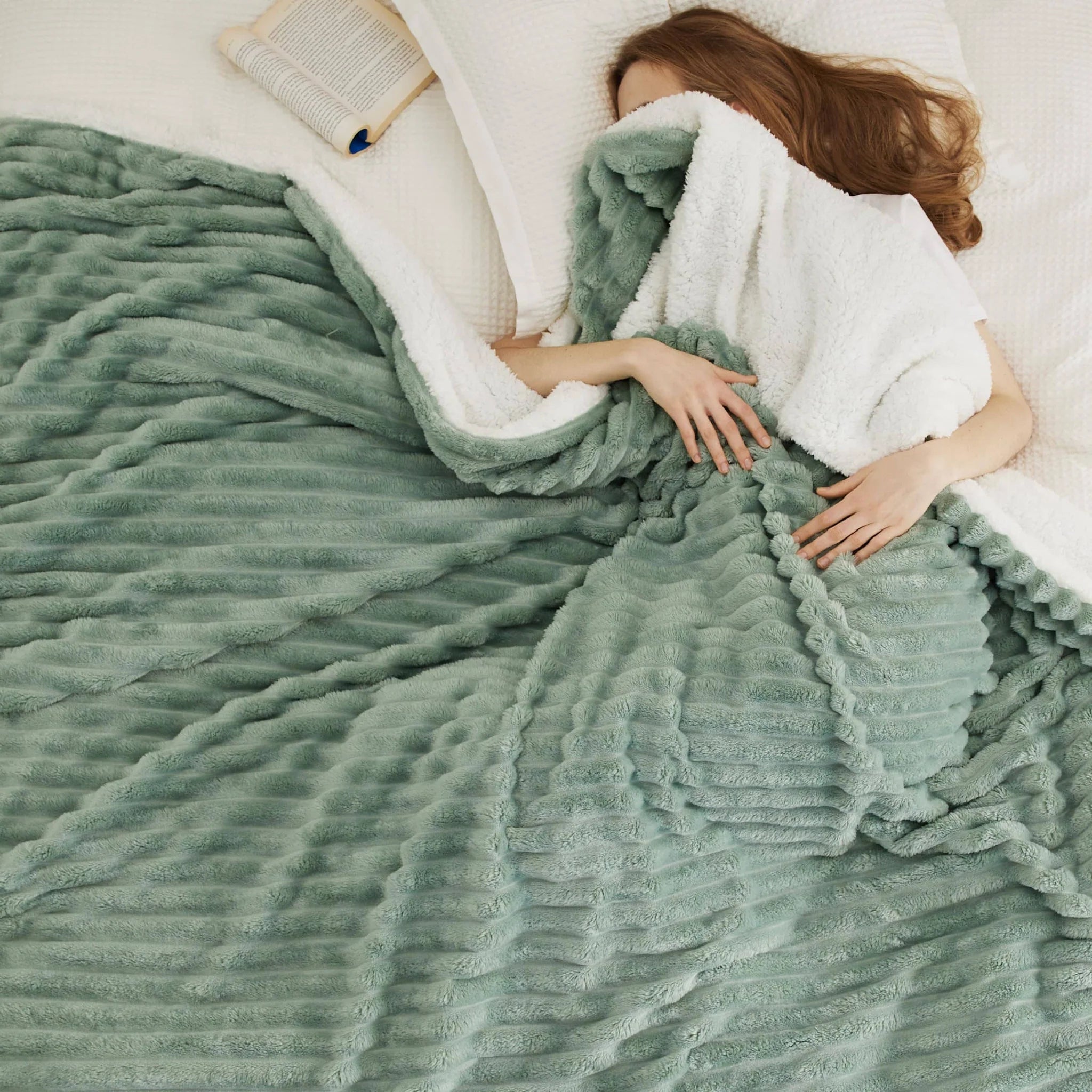 PureSnooze Signature Sherpa Blanket – Reversible Plush Design for Everyday Comfort